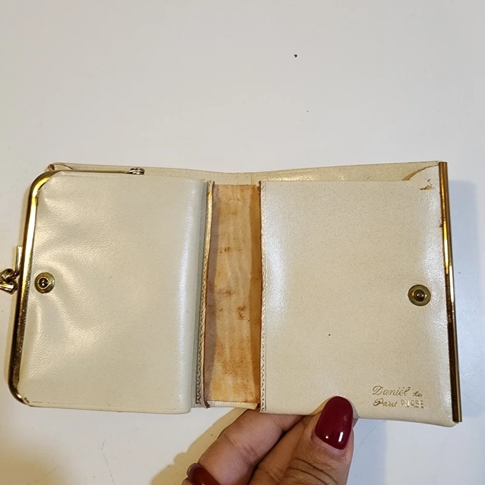 Daniel de Paris Vintage Ivory leather small Beaded  coins wallet